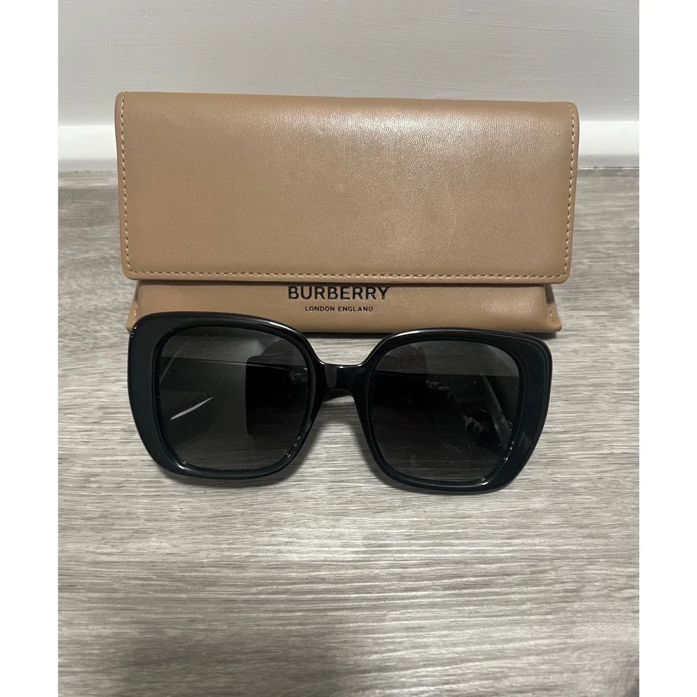 Burberry Helena BE4371 Sunglasses Black Polarized Gradient‎ Lenses